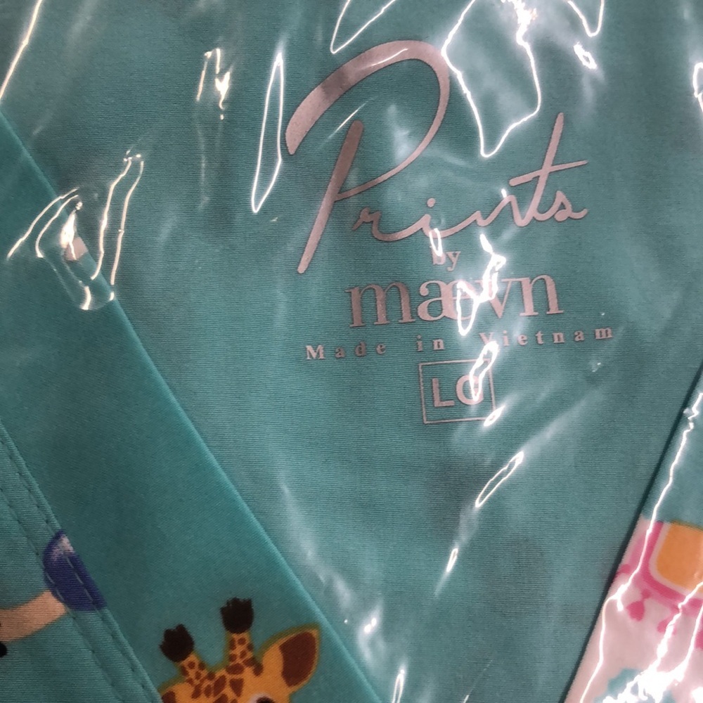Maevn Womens scrub top bubbalicious NWT sizes S, M, L - Picture 6 of 6